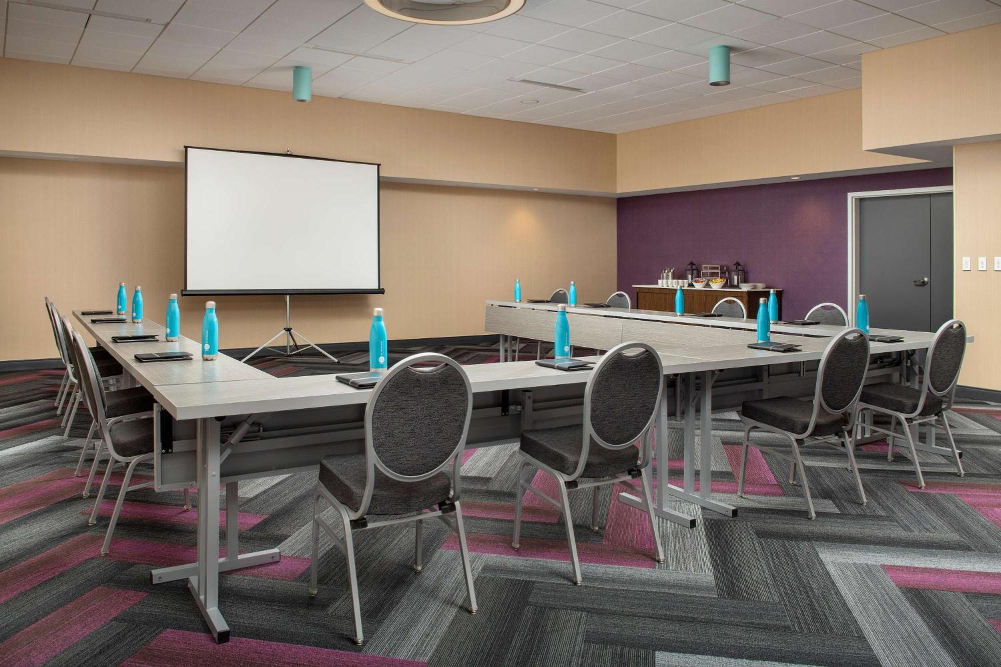 Tru By Hilton Orlando Convention Center Hotel Williamsburg Екстериор снимка