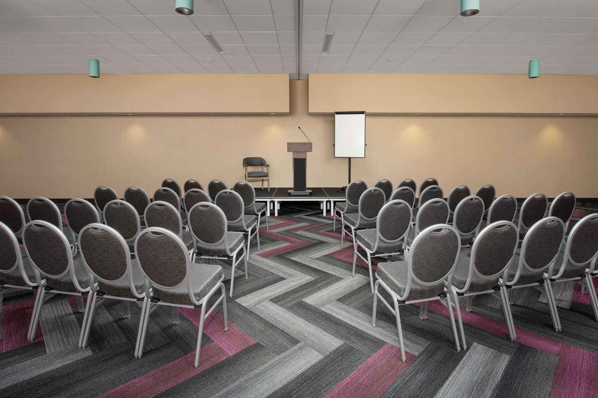 Tru By Hilton Orlando Convention Center Hotel Williamsburg Екстериор снимка